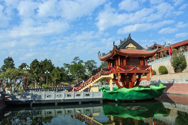 Du Lịch Hà Nội - Đền Cửa Ông - Đền Cô Bé Cửa Suốt - Chùa Cái Bầu 